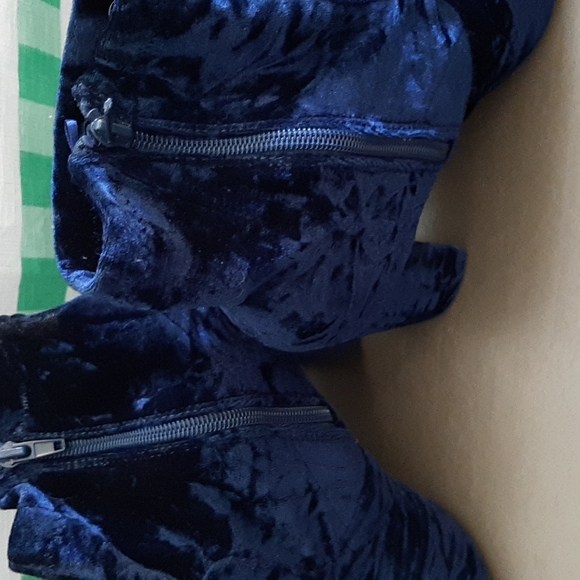 Lane Bryant blue velvet heels - Picture 2 of 3